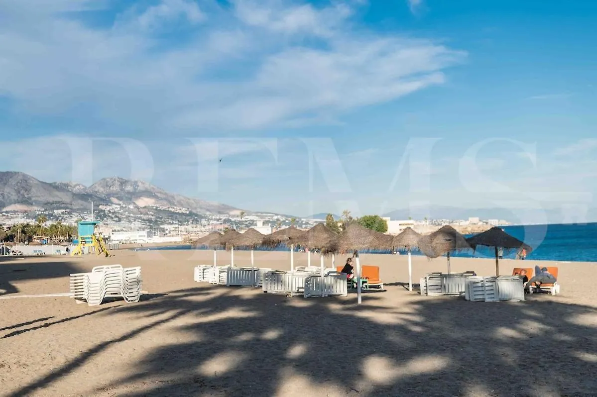 Apartment Spacious Gem With Terrace, Bbq And Pool Rems Fuengirola