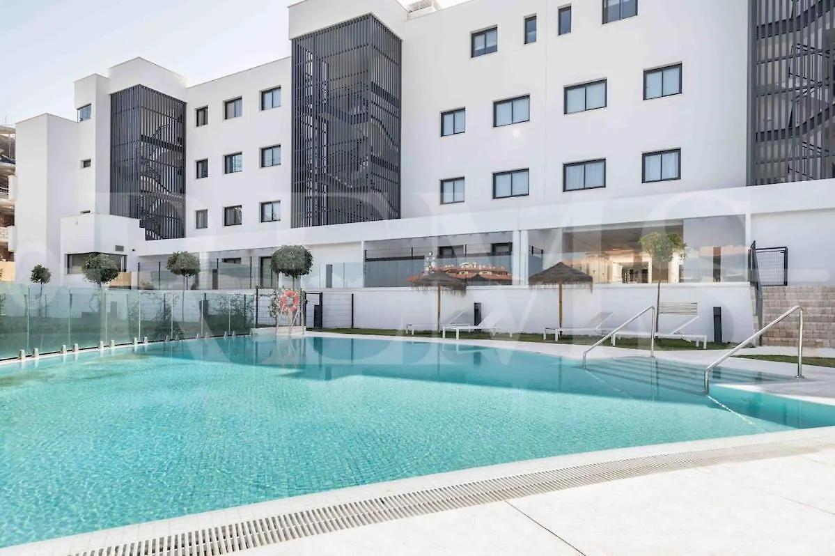 Apartment Spacious Gem With Terrace, Bbq And Pool Rems Fuengirola