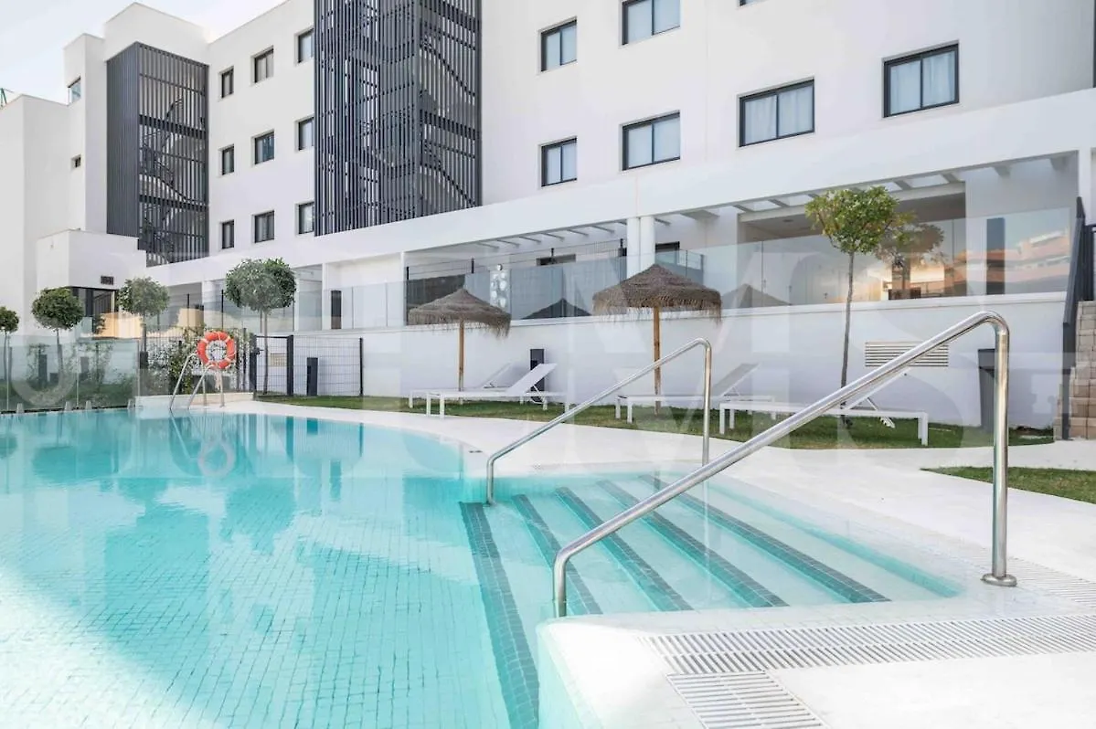 Spacious Gem With Terrace, Bbq And Pool Rems Fuengirola Apartmán